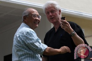 Bill-Clinton-Kunjungi-Aceh