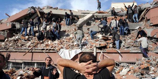Gdung Runtuh Akibat Gempa di Turki Turki